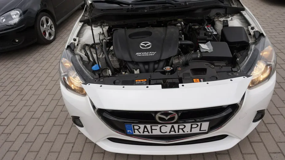 MAZDA 2 -