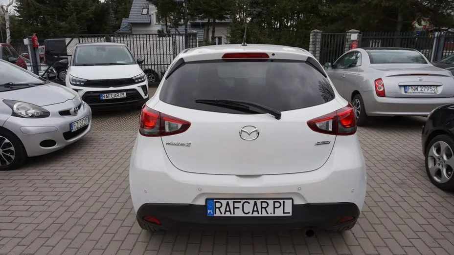 MAZDA 2 -