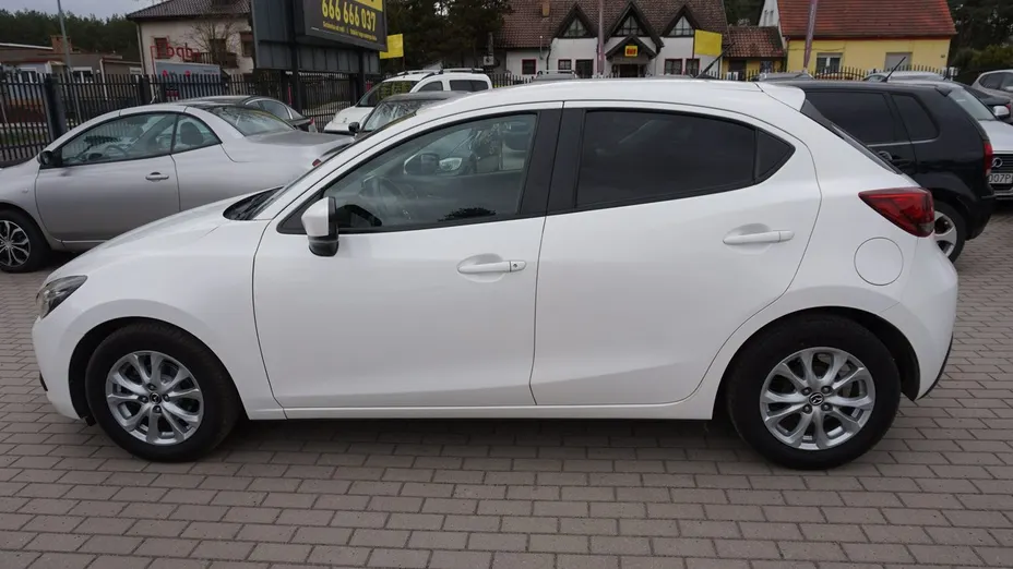 MAZDA 2 -