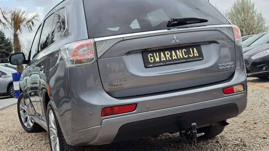 MITSUBISHI Outlander -