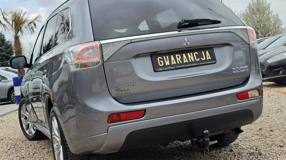 MITSUBISHI Outlander -