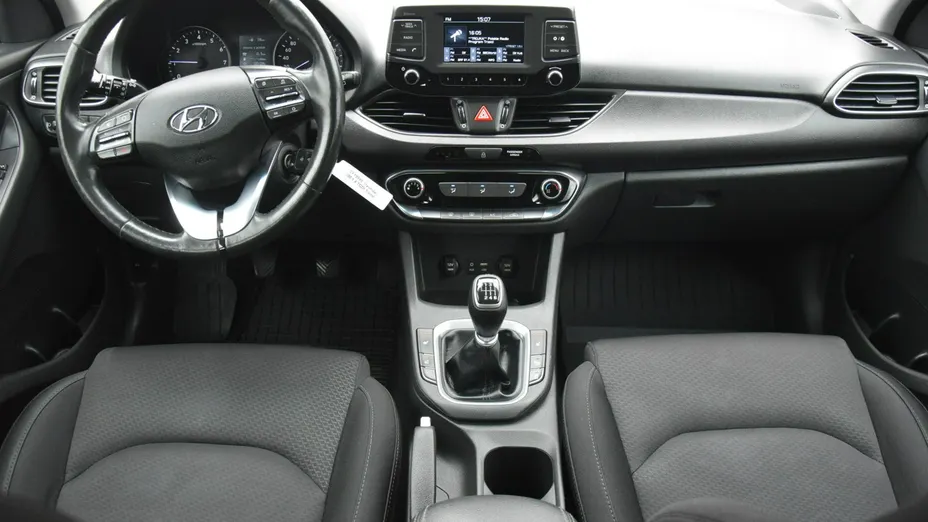HYUNDAI i30 -