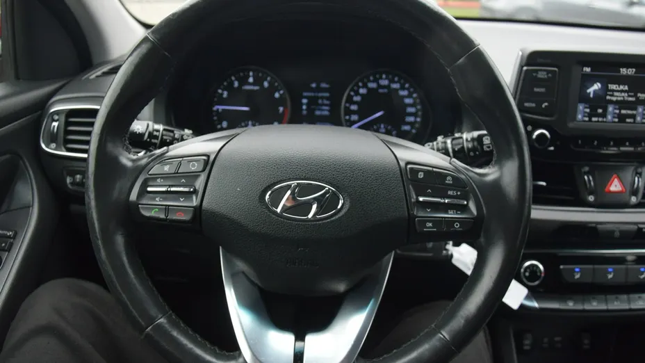HYUNDAI i30 -