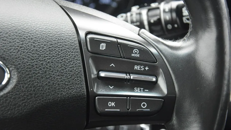 HYUNDAI i30 -