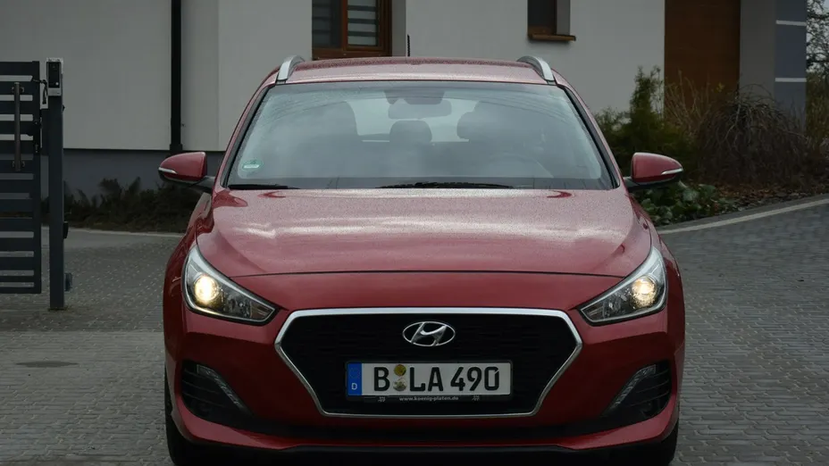 HYUNDAI i30 -