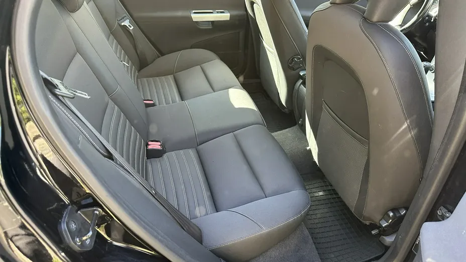 VOLVO V50 -