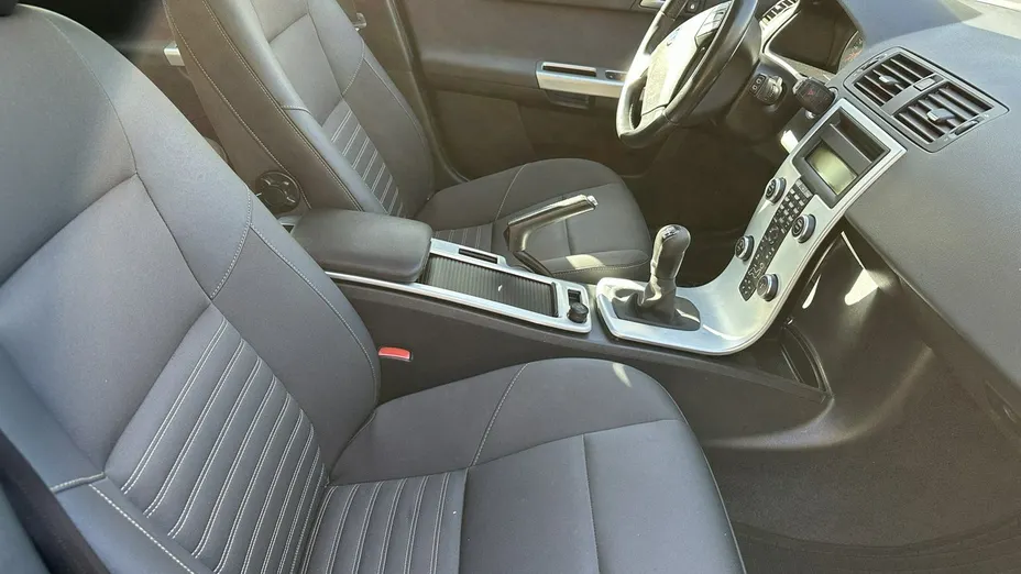 VOLVO V50 -