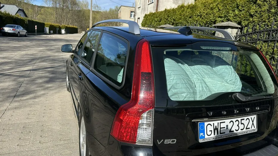 VOLVO V50 -