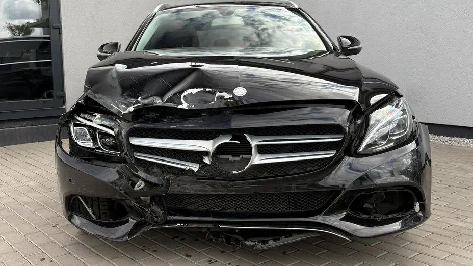 MERCEDES-BENZ C Klasa -
