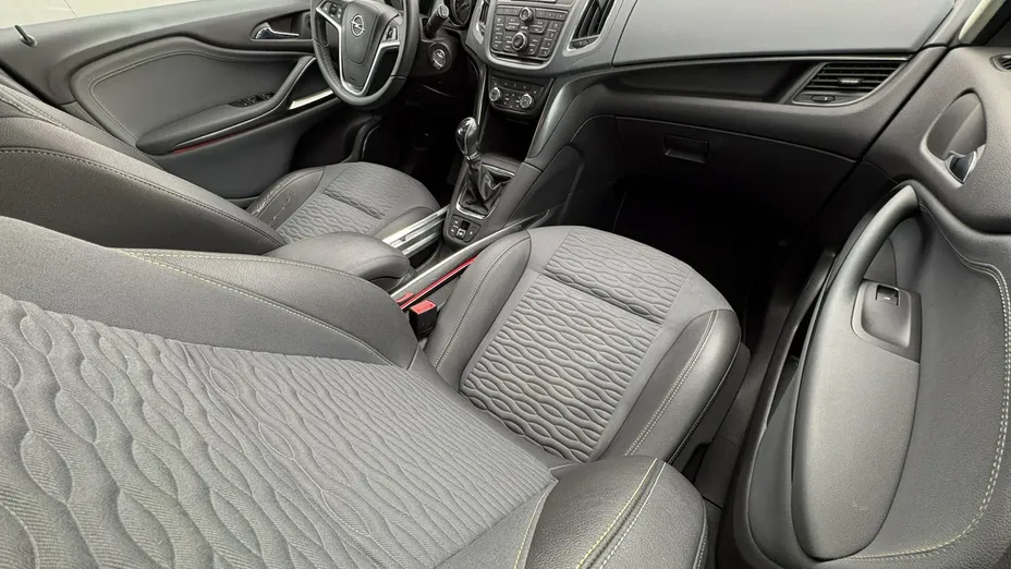 OPEL Zafira -