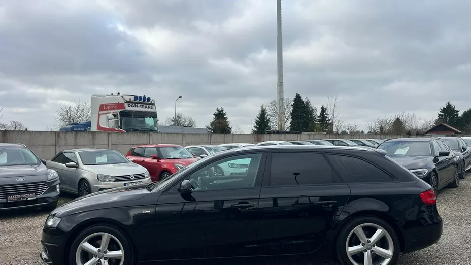 AUDI A4 -