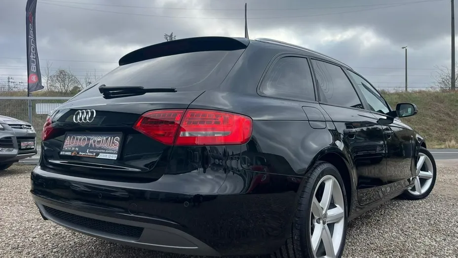 AUDI A4 -