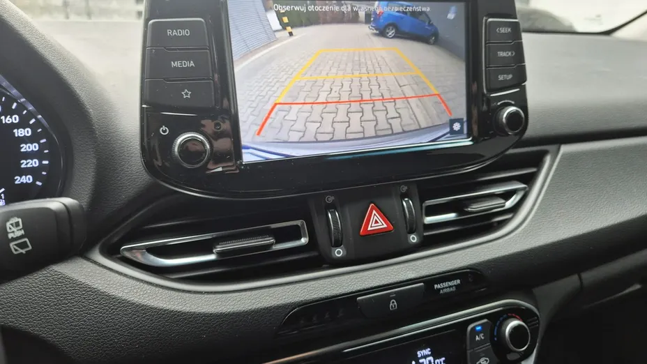 HYUNDAI i30 -