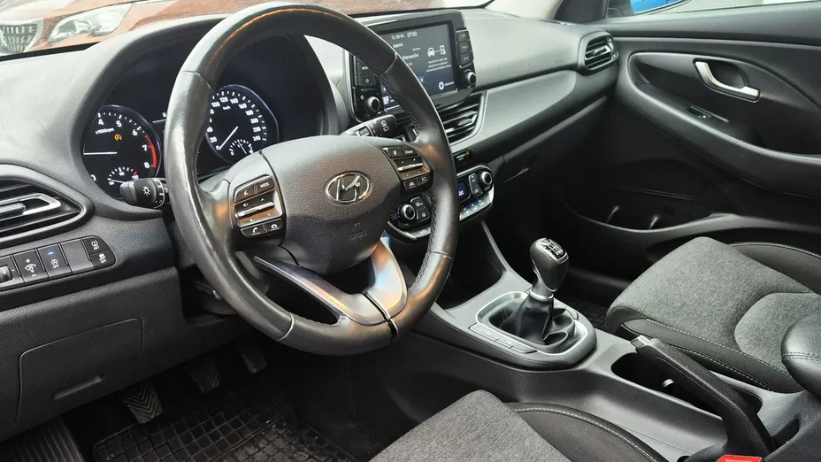 HYUNDAI i30 -