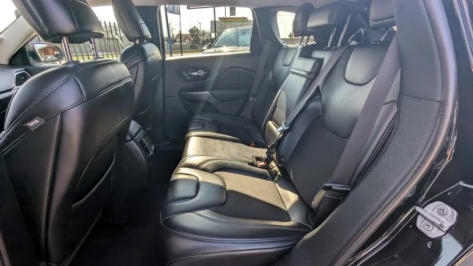 JEEP Cherokee -