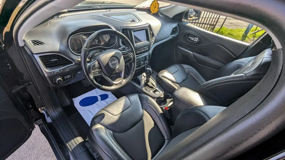 JEEP Cherokee -