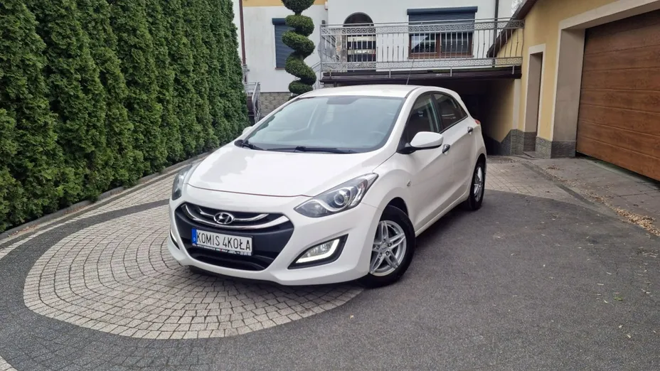 HYUNDAI i30 -