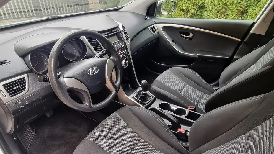 HYUNDAI i30 -