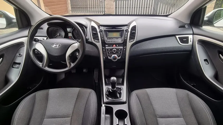 HYUNDAI i30 -