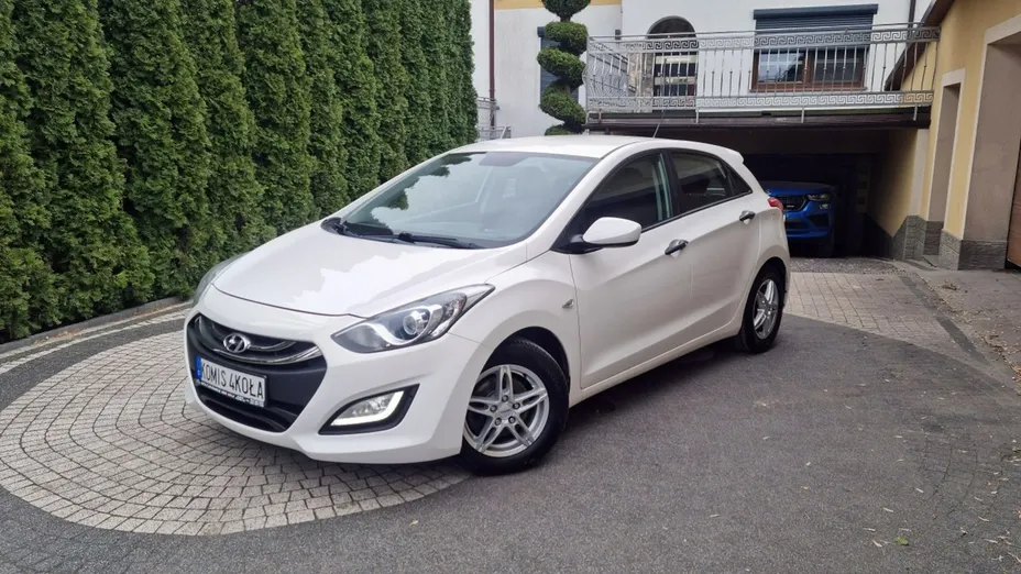 HYUNDAI i30 -