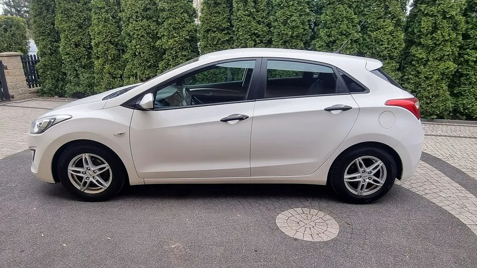 HYUNDAI i30 -