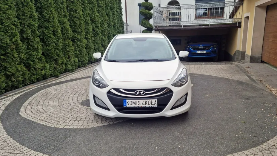 HYUNDAI i30 -