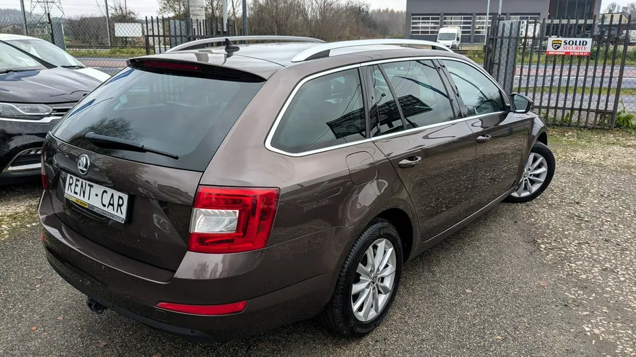 SKODA Octavia -