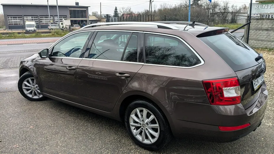 SKODA Octavia -