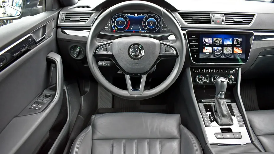 SKODA Superb -