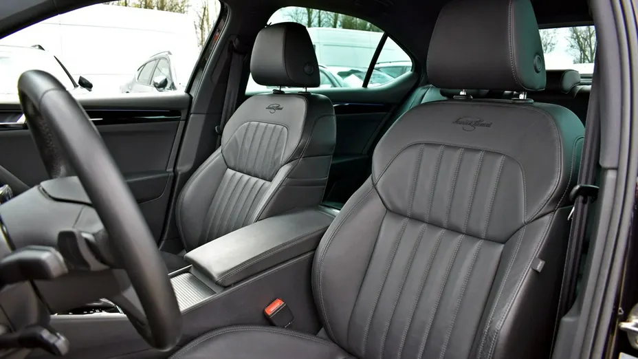 SKODA Superb -