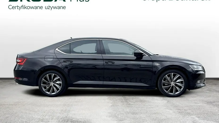 SKODA Superb -
