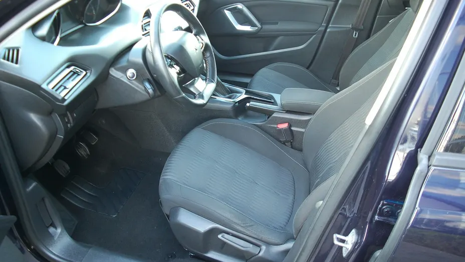 PEUGEOT 308 -