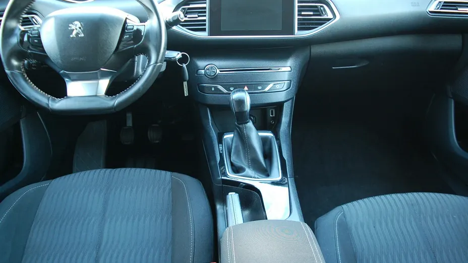 PEUGEOT 308 -