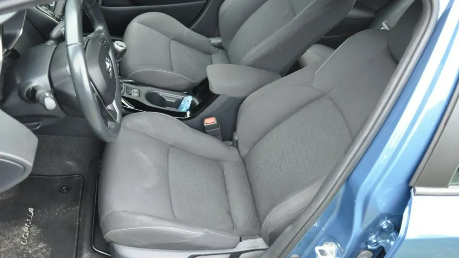 TOYOTA Corolla -