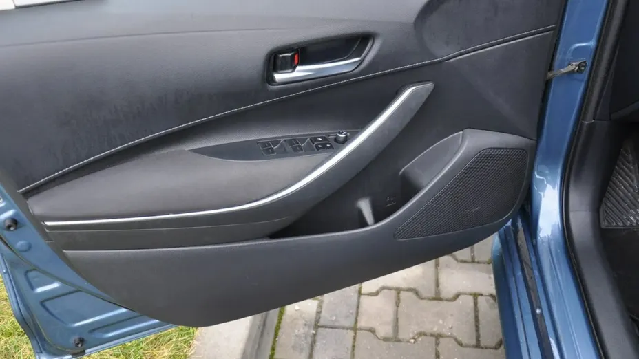 TOYOTA Corolla -