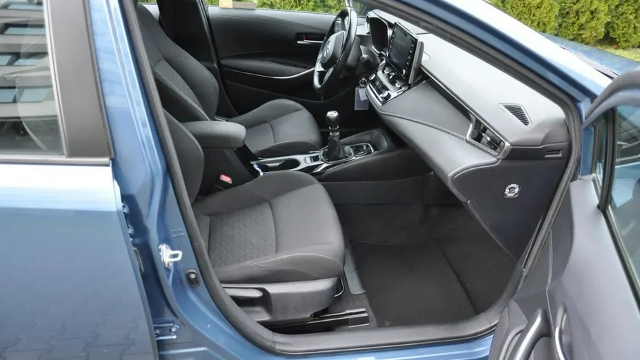 TOYOTA Corolla -