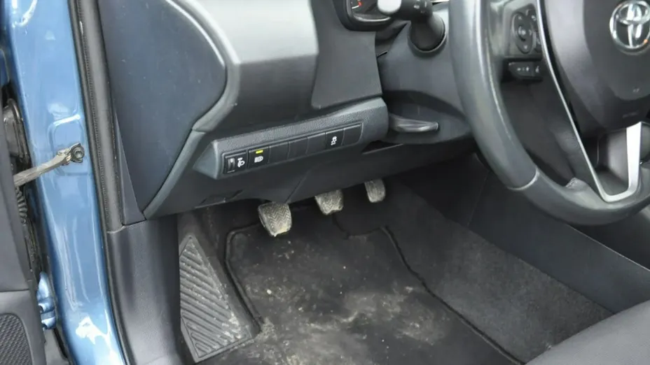 TOYOTA Corolla -