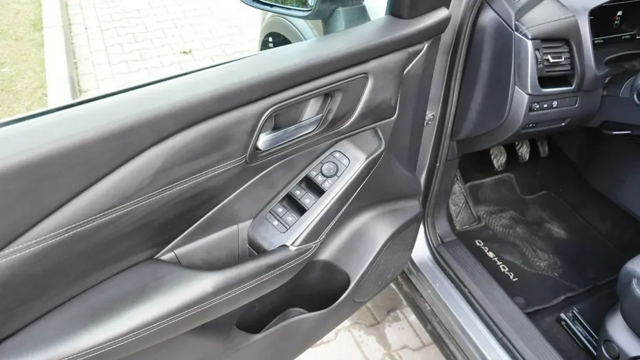 NISSAN Qashqai -