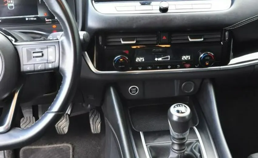 NISSAN Qashqai -