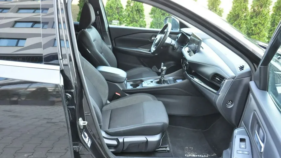 NISSAN Qashqai -