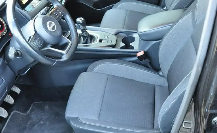 NISSAN Qashqai -