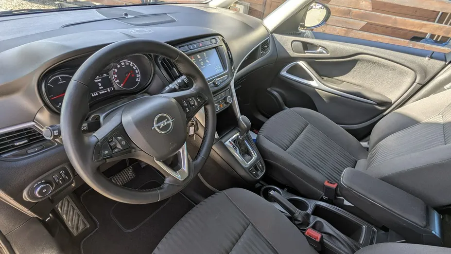 OPEL Zafira -
