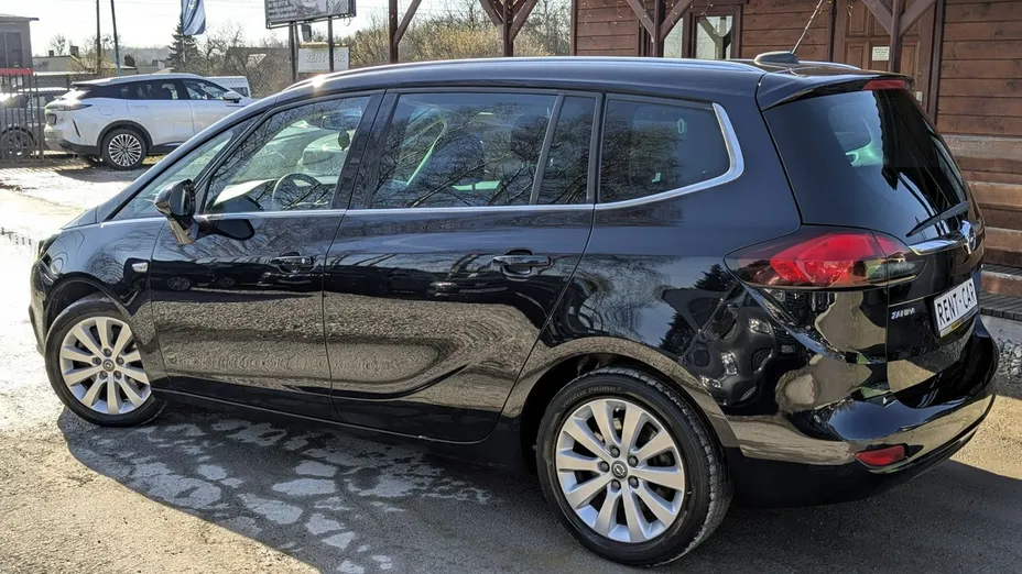 OPEL Zafira -