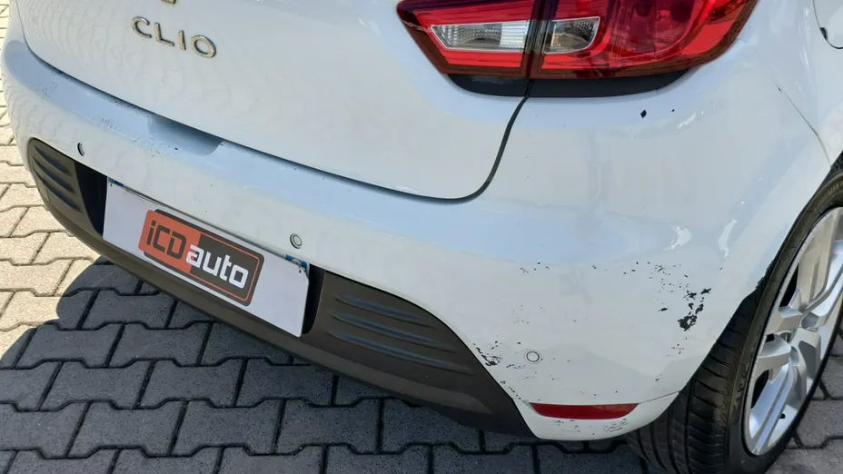 RENAULT Clio -