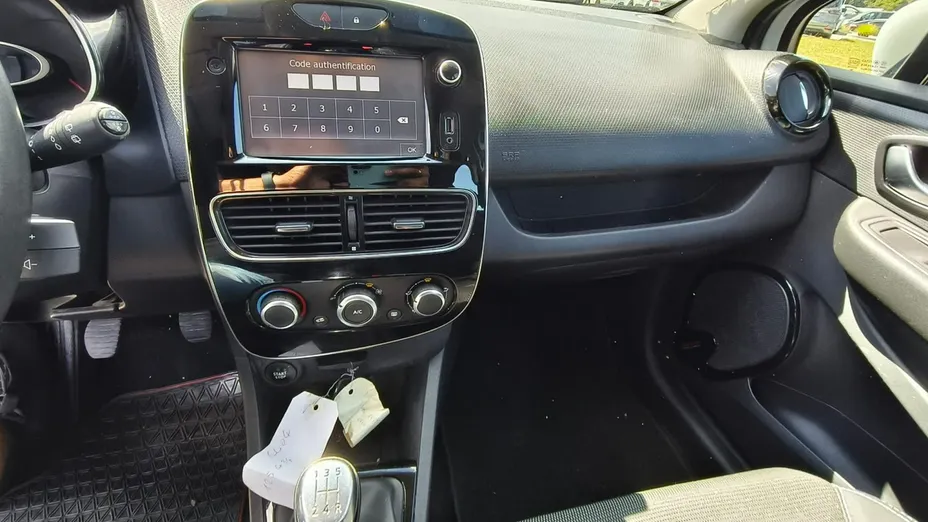 RENAULT Clio -