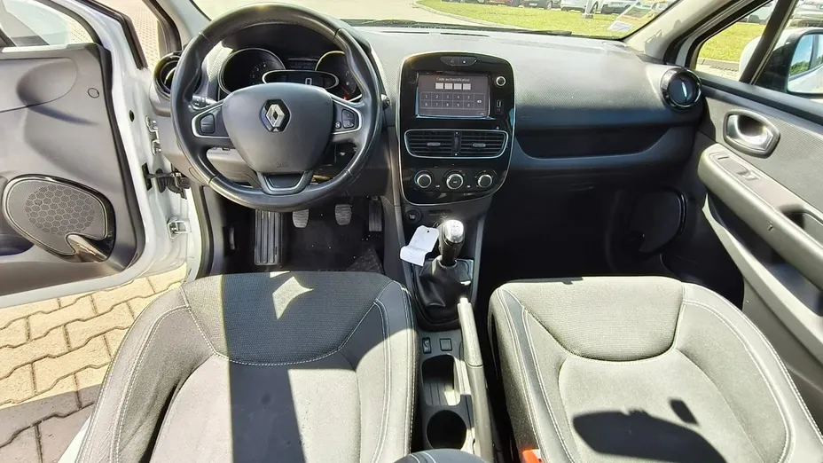 RENAULT Clio -