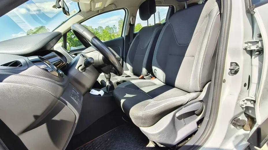 RENAULT Clio -