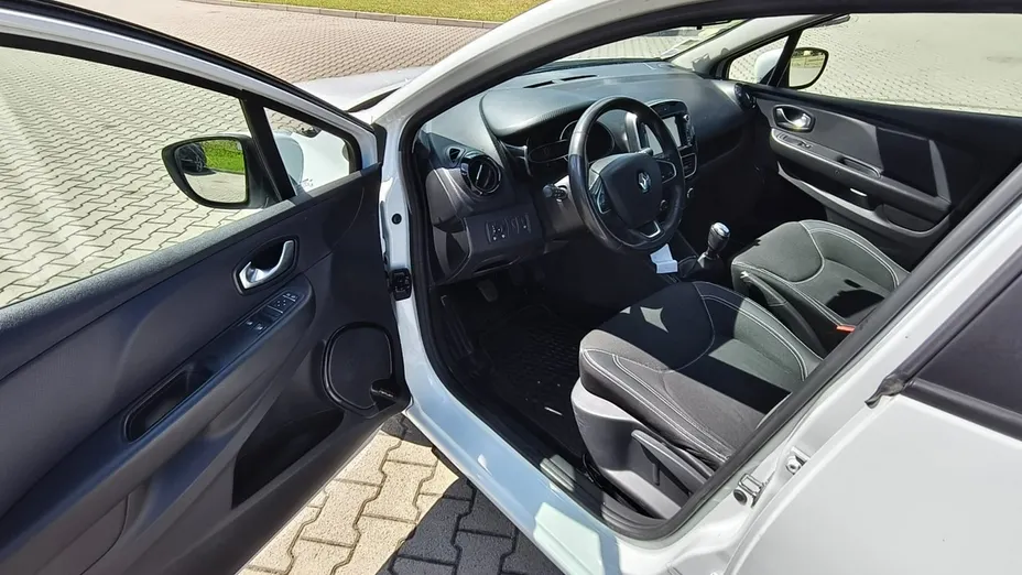 RENAULT Clio -