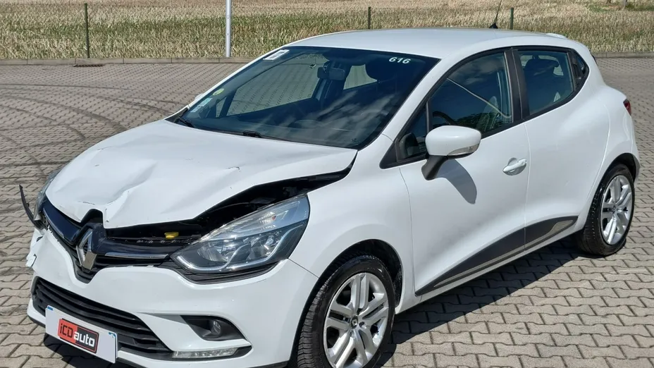 RENAULT Clio -