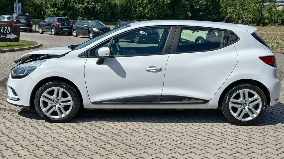 RENAULT Clio -